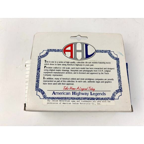 AHL American Highway Legends 1:64 Indian Motorcycles GMC T-70 Delivery Truck - Picture 4 of 7